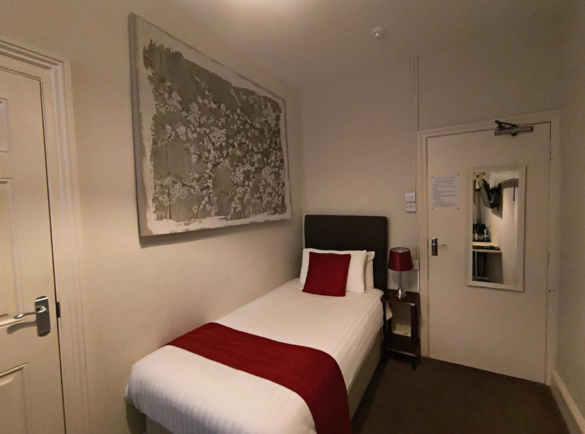 Bed and Breakfast The Claremont Woodhall Spa Pokoj fotografie